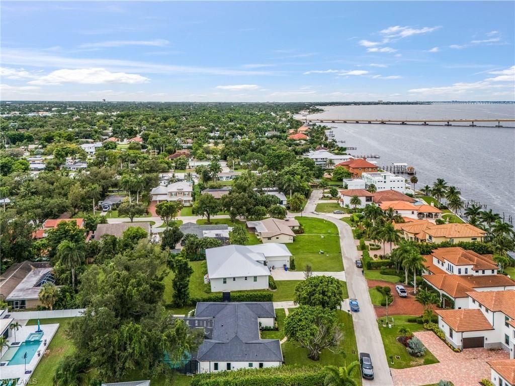 3931 W Riverside Dr, Fort Myers, FL 33901 Photo