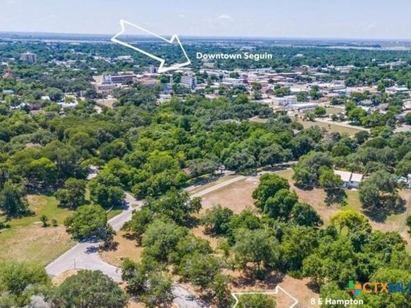 8 E Hampton Drive , Seguin, TX 78155