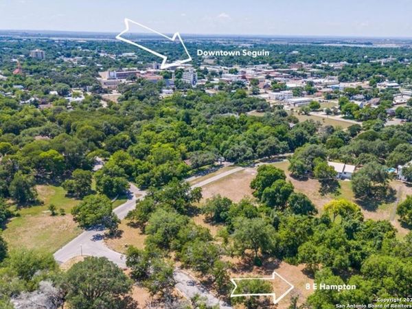 8 E HAMPTON DR, Seguin, TX 78155