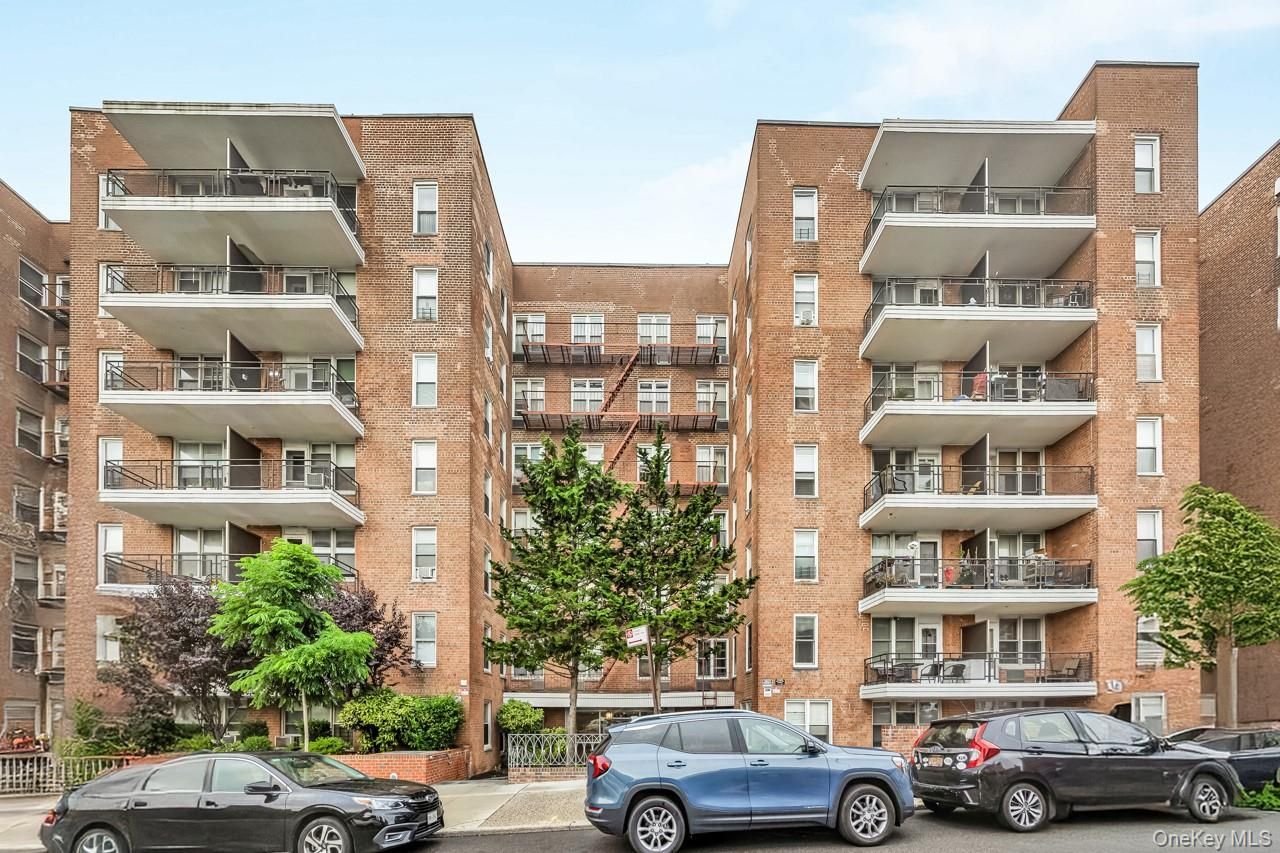67-50 Thornton Place, Unit 3K, Forest Hills, NY 11375 Main Photo