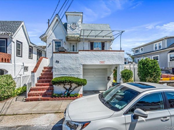 88 Buffalo Avenue, East Atlantic Beach, NY 11561