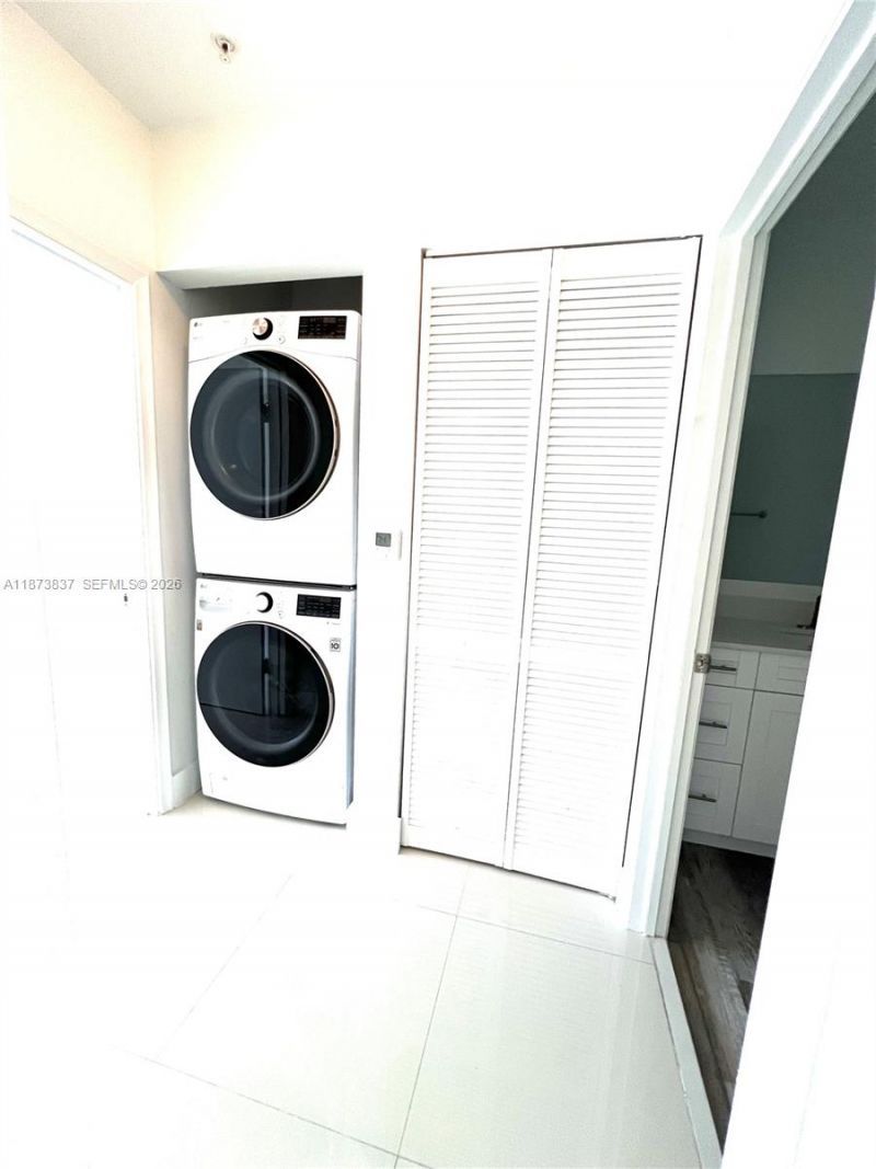 2775 NE 187th St, Unit PH24, Aventura, FL 33180 Photo