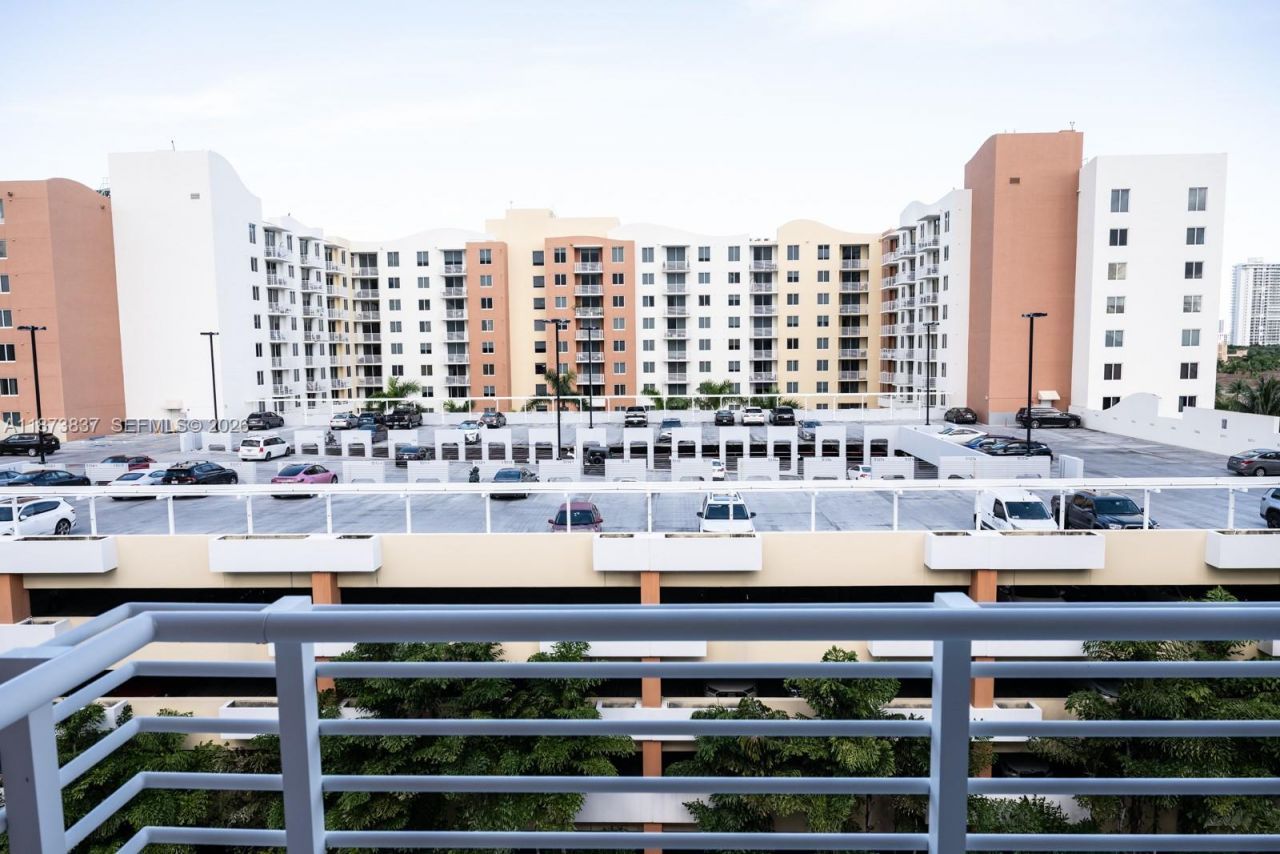 2775 NE 187th St, Unit PH24, Aventura, FL 33180 Photo