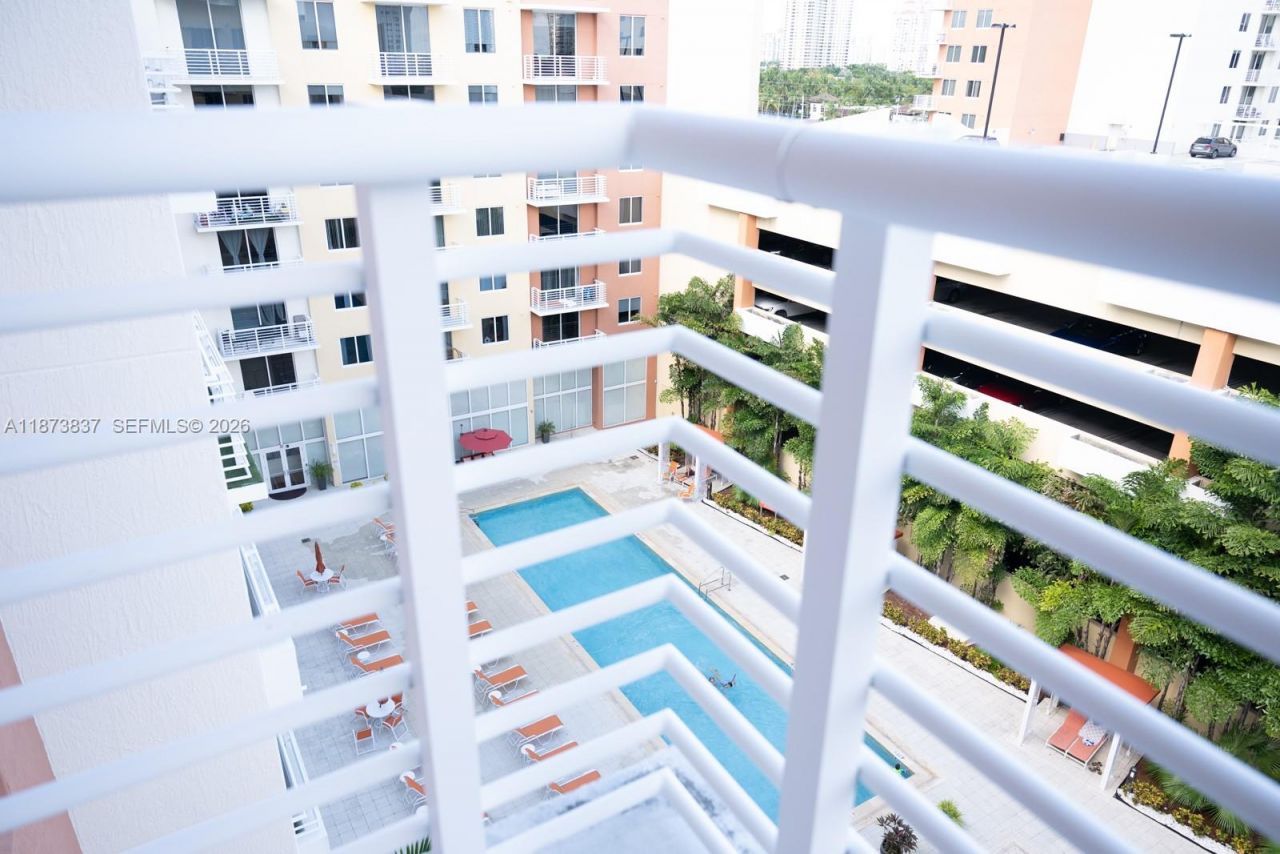 2775 NE 187th St, Unit PH24, Aventura, FL 33180 Photo