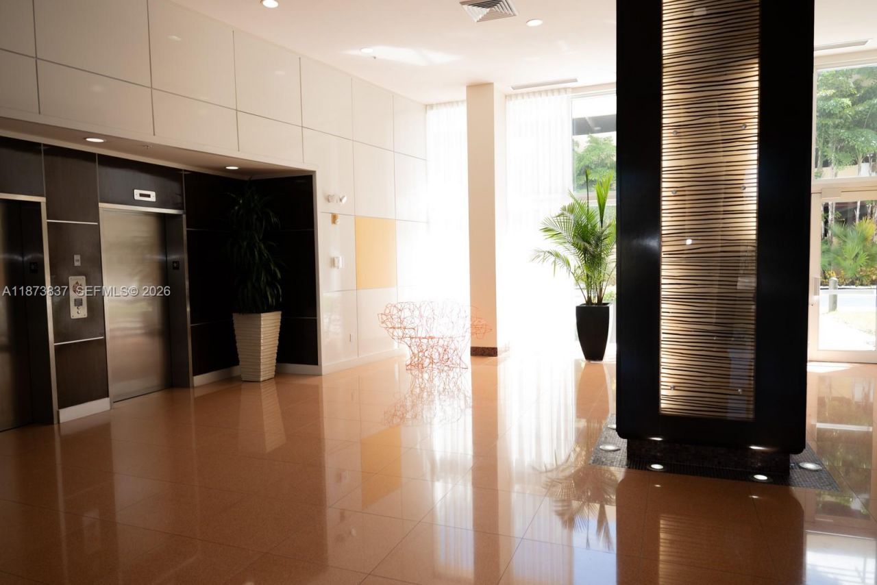 2775 NE 187th St, Unit PH24, Aventura, FL 33180 Photo