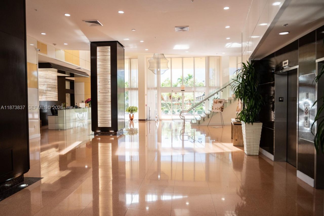 2775 NE 187th St, Unit PH24, Aventura, FL 33180 Photo