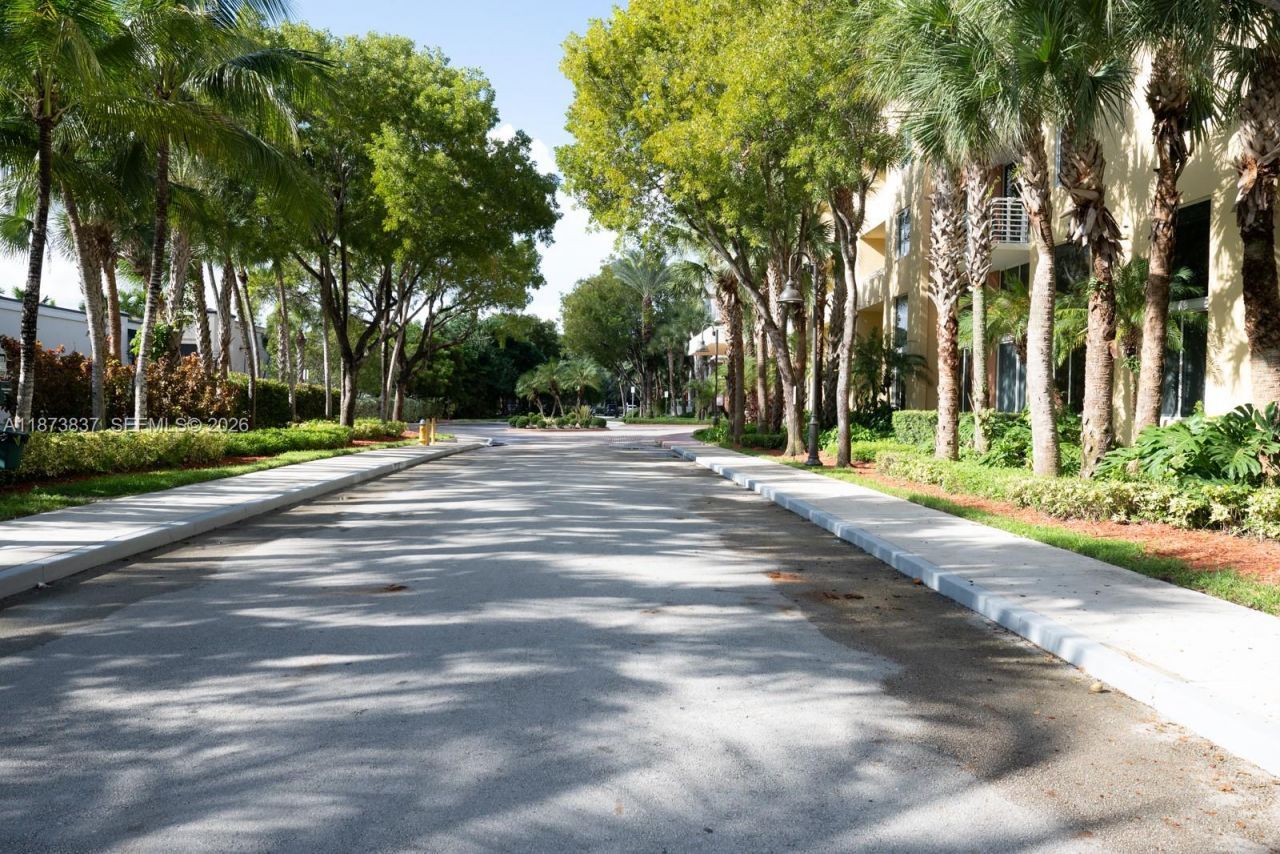 2775 NE 187th St, Unit PH24, Aventura, FL 33180 Photo