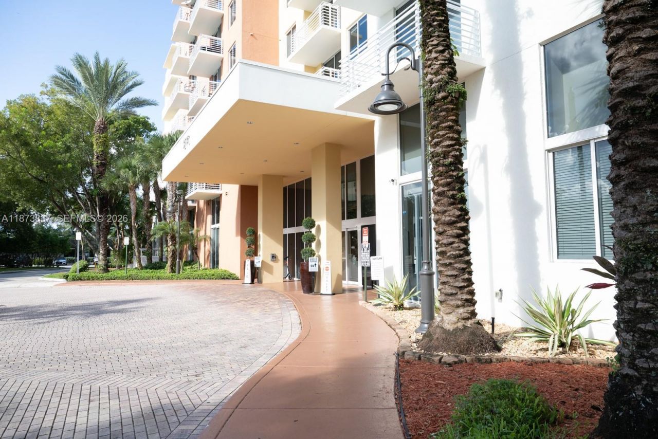 2775 NE 187th St, Unit PH24, Aventura, FL 33180 Photo