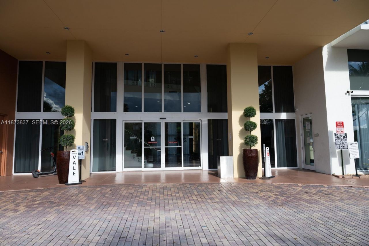 2775 NE 187th St, Unit PH24, Aventura, FL 33180 Photo