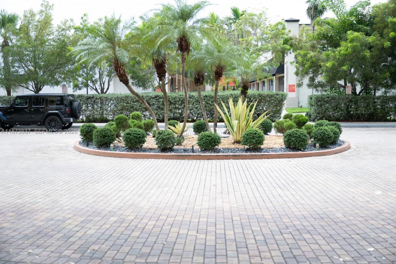 2775 NE 187th St, Unit PH24, Aventura, FL 33180 Photo