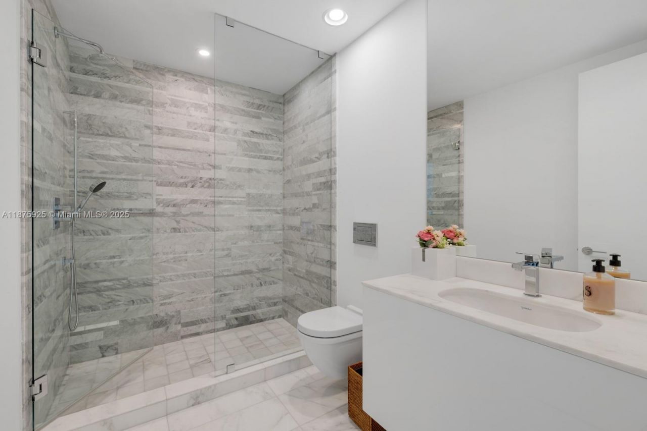 10203 Collins Ave, Unit 204, Bal Harbour, FL 33154 Photo