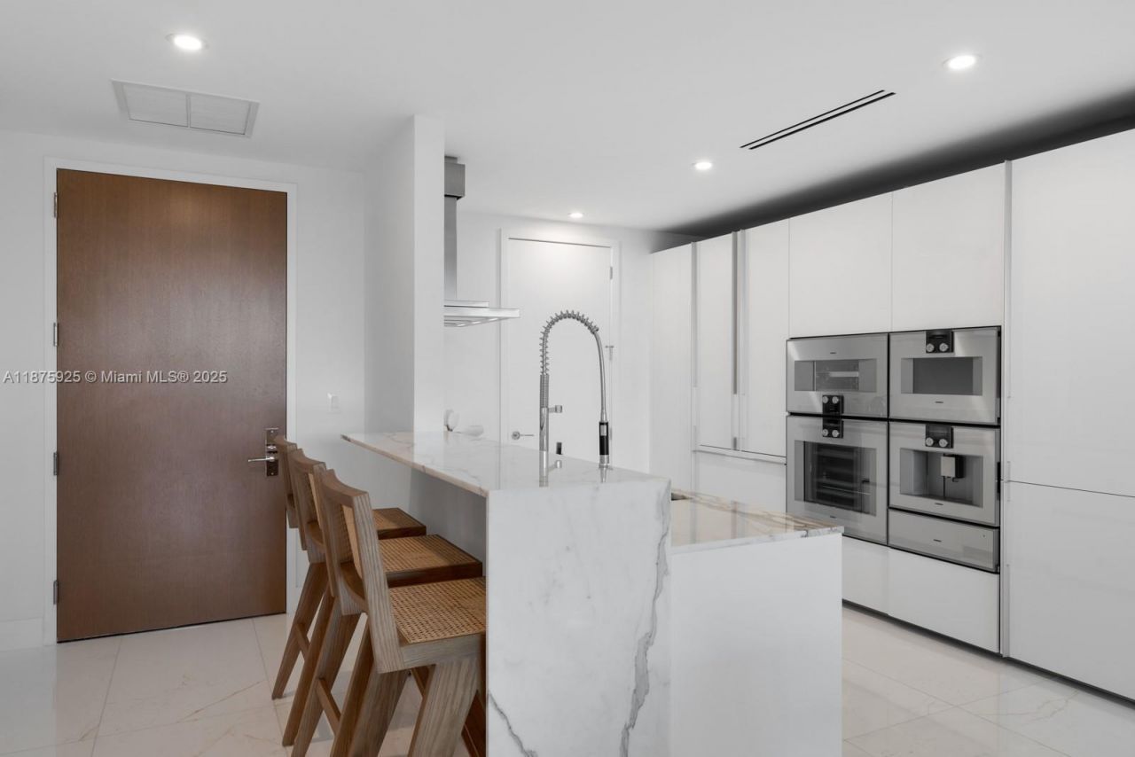 10203 Collins Ave, Unit 204, Bal Harbour, FL 33154 Photo