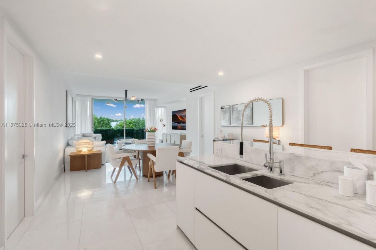 10203 Collins Ave, Unit 204, Bal Harbour, FL 33154 Photo