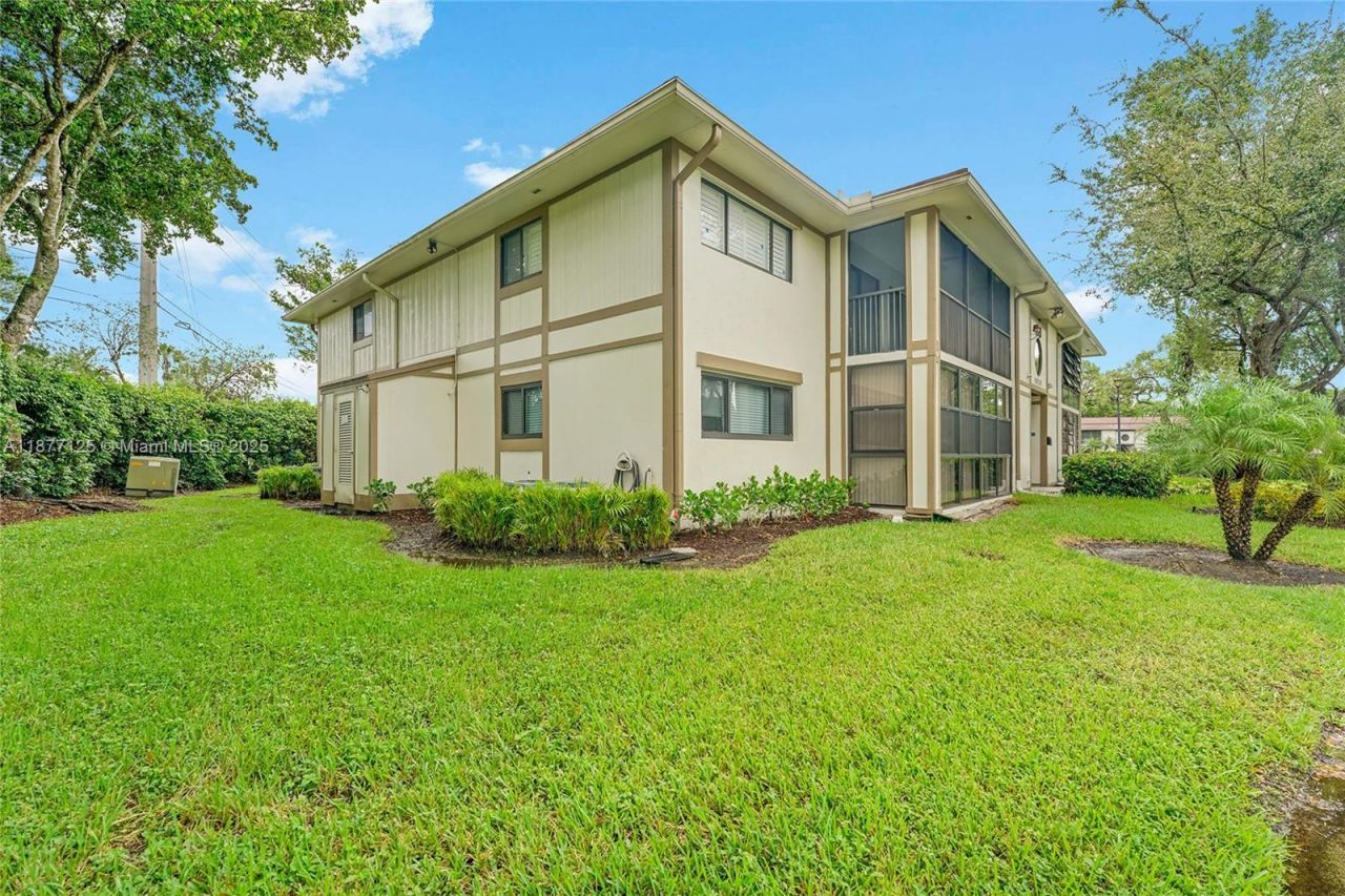 10401 E Clairmont Cir, Unit 109, Tamarac, FL 33321 Photo