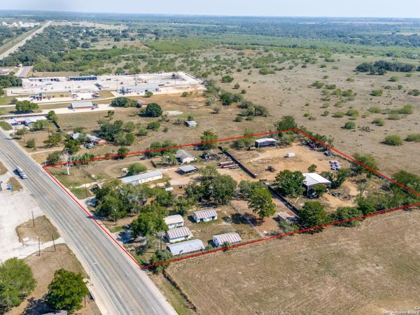 2014 2nd S, Pleasanton, TX 78064