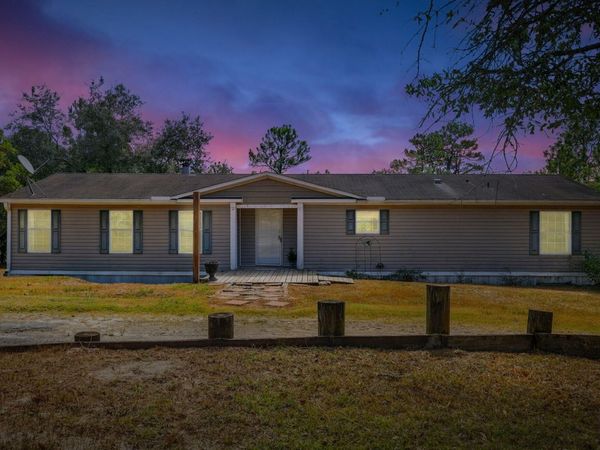 362 Schubert Circle, DeFuniak Springs, FL 32433