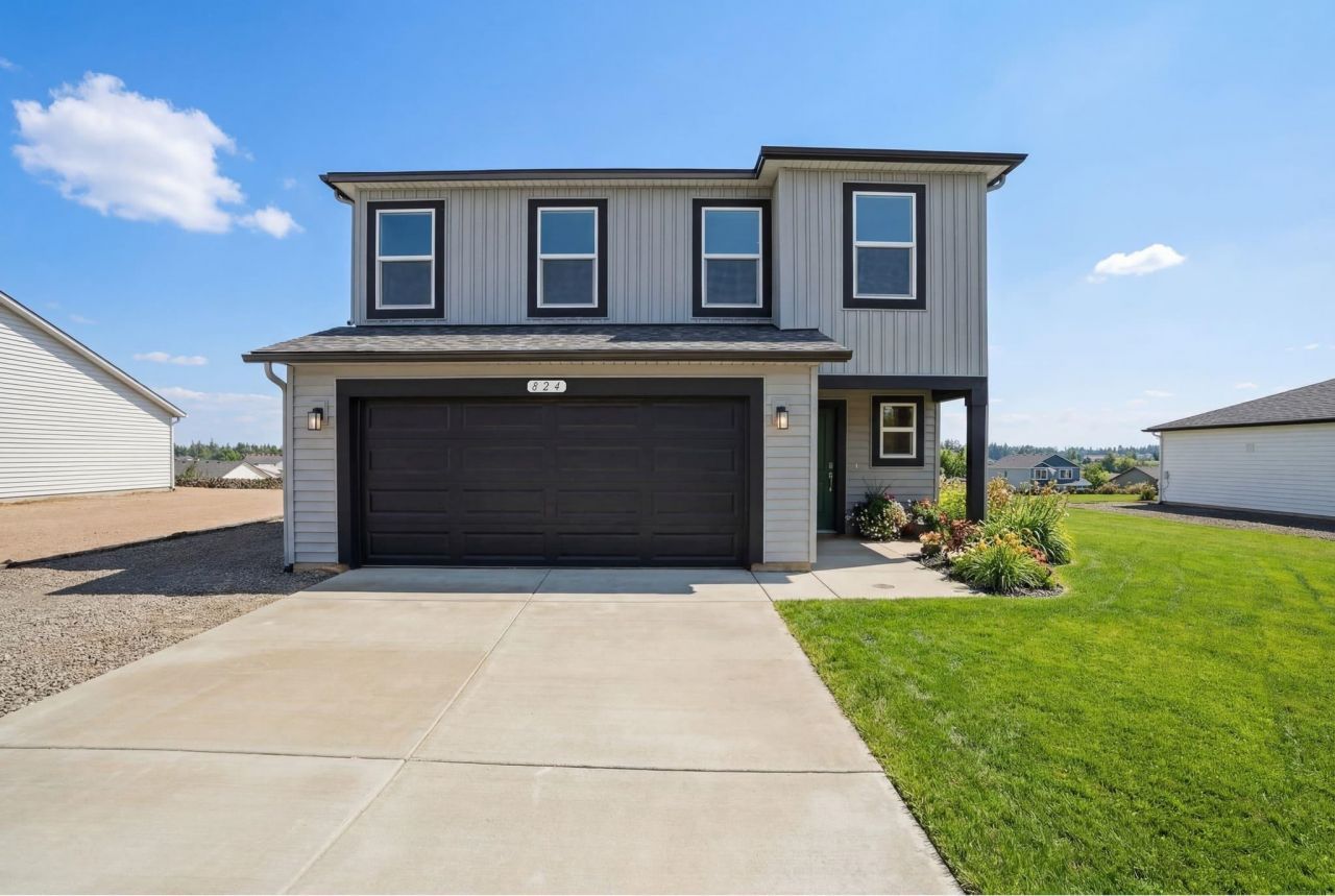 824 E K St, Deer Park, WA 99006 Main Photo