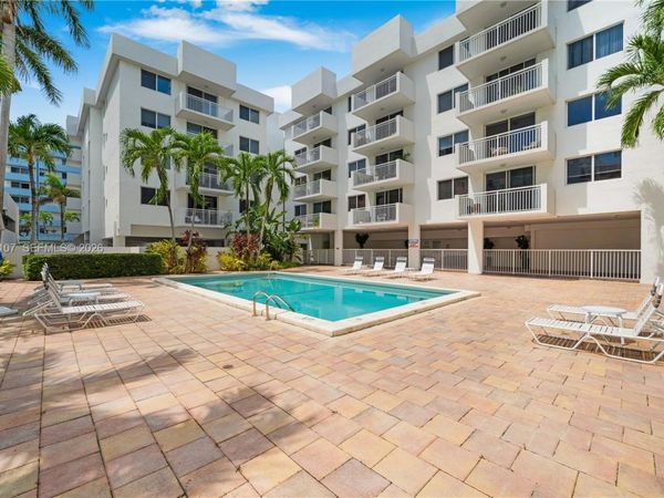1665 Bay Rd, Unit 521, Miami Beach, FL 33139