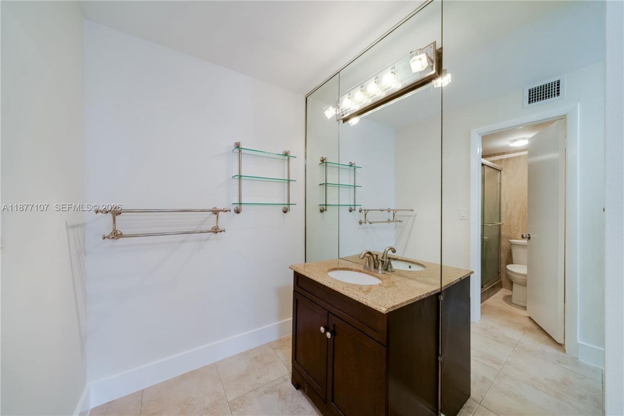 1665 Bay Rd, Unit 521, Miami Beach, FL 33139 Photo