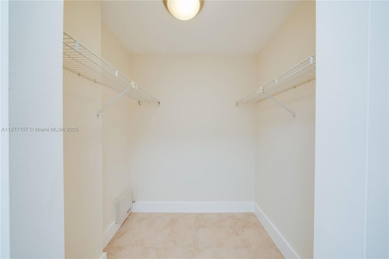 1665 Bay Rd, Unit 521, Miami Beach, FL 33139 Photo