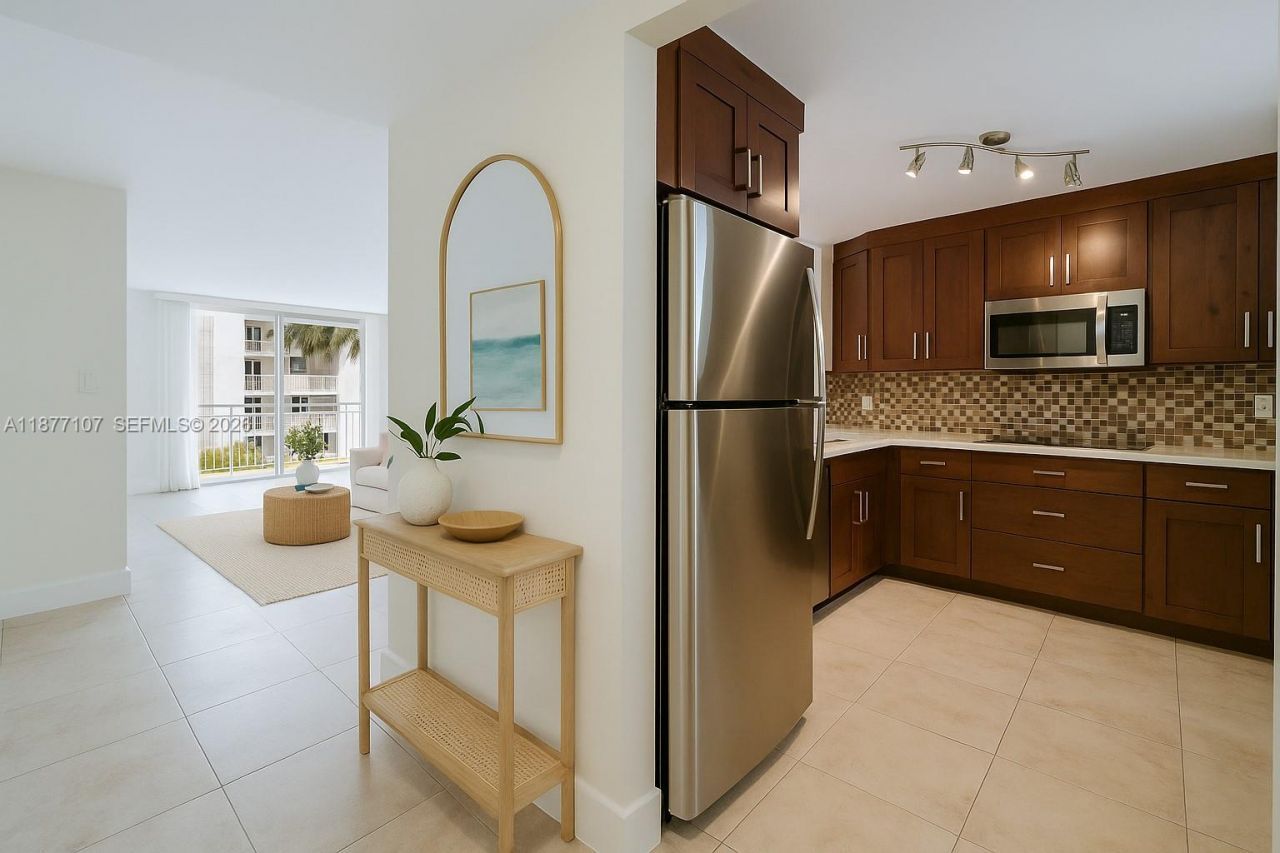 1665 Bay Rd, Unit 521, Miami Beach, FL 33139 Photo