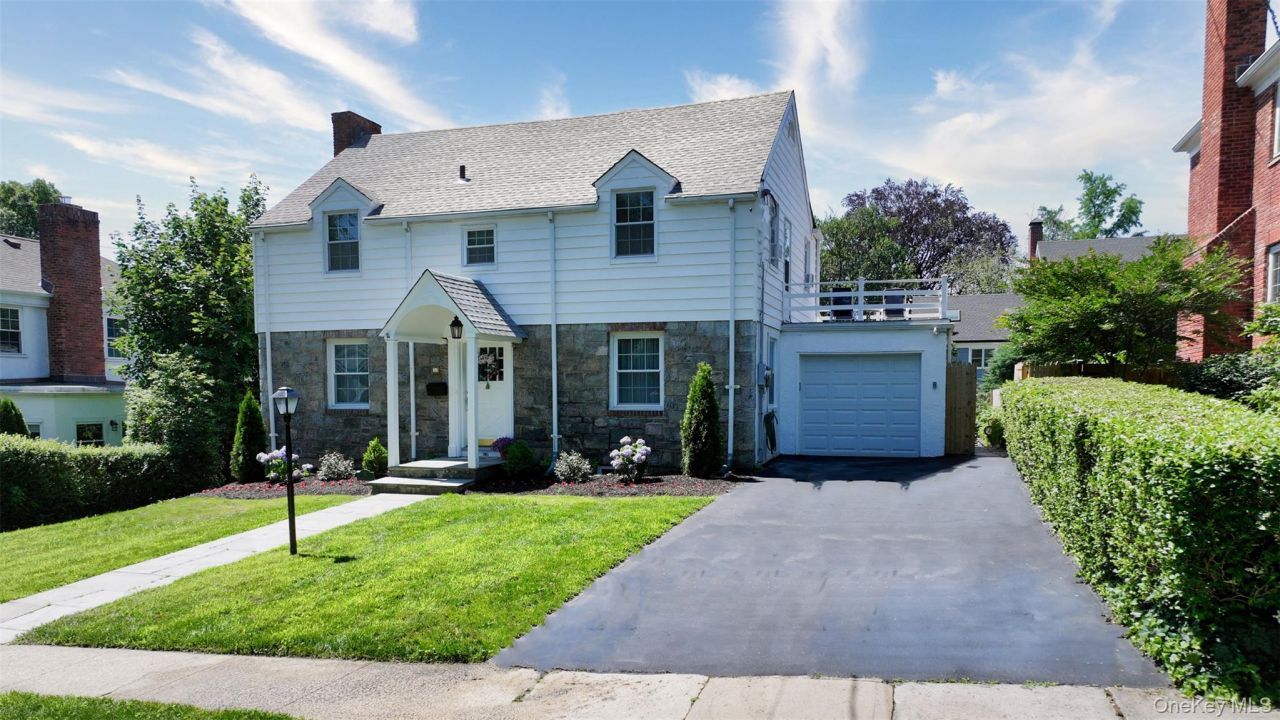 32 Biltmore Avenue, Yonkers, NY 10710 Main Photo