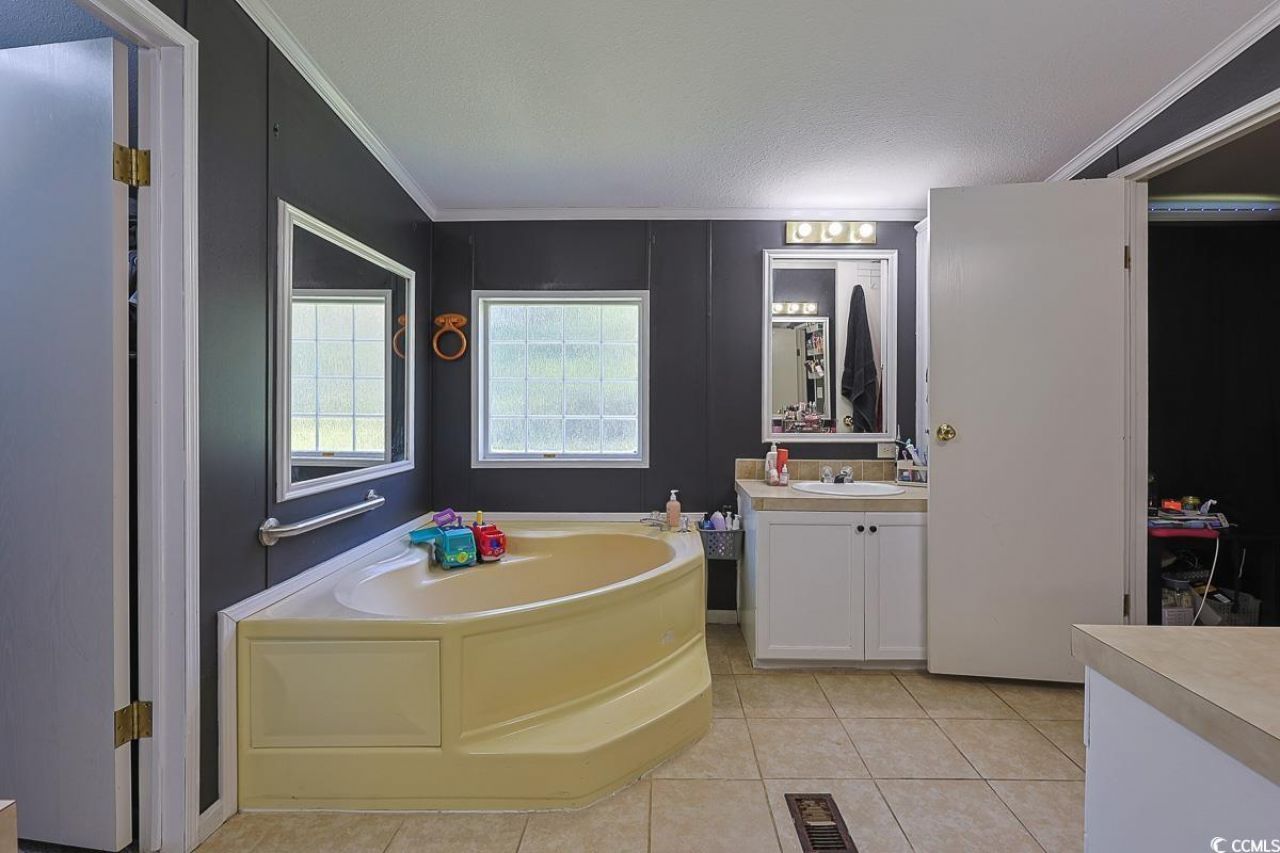 5852 Flamingo Rd. Photo 16