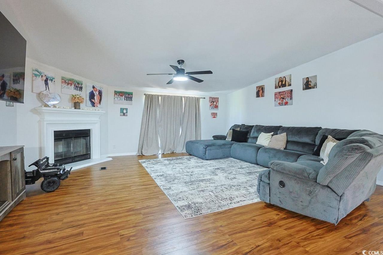 5852 Flamingo Rd. Photo 9