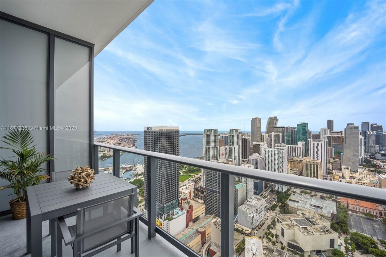 159 NE 6th St, Unit 5112, Miami, FL 33132 Photo