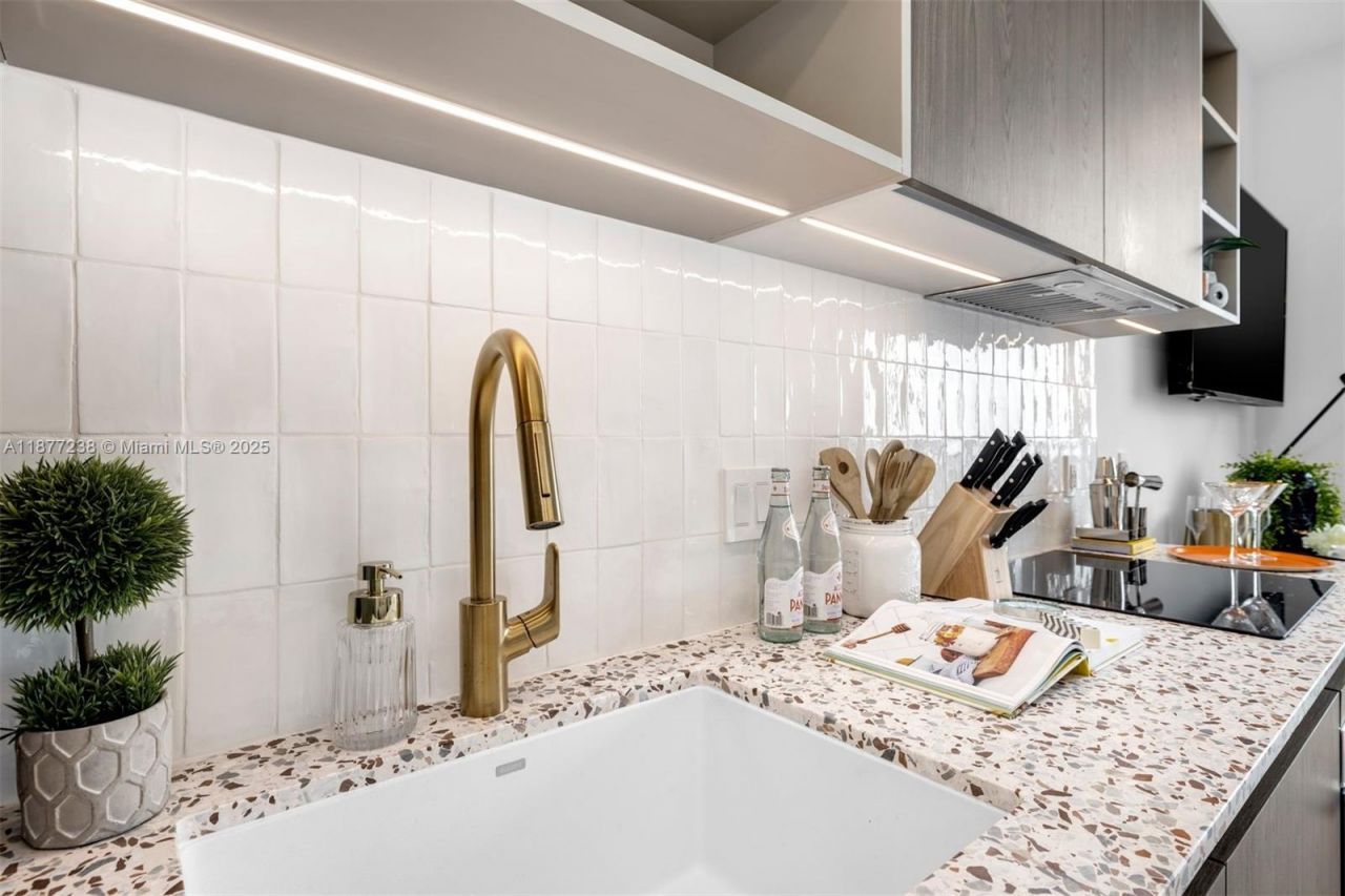 159 NE 6th St, Unit 5112, Miami, FL 33132 Photo