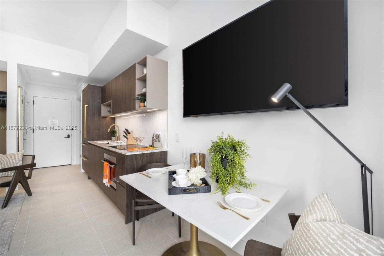 159 NE 6th St, Unit 5112, Miami, FL 33132 Photo