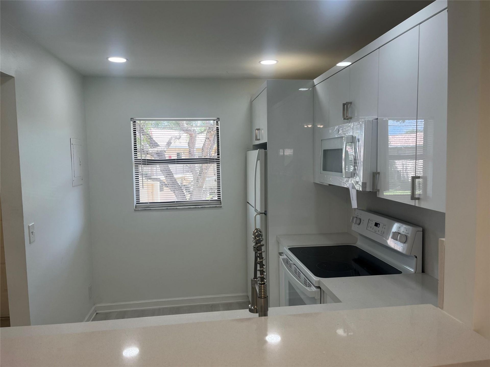 6796 Palmetto Circle, Unit 202, Boca Raton, FL 33433 Photo