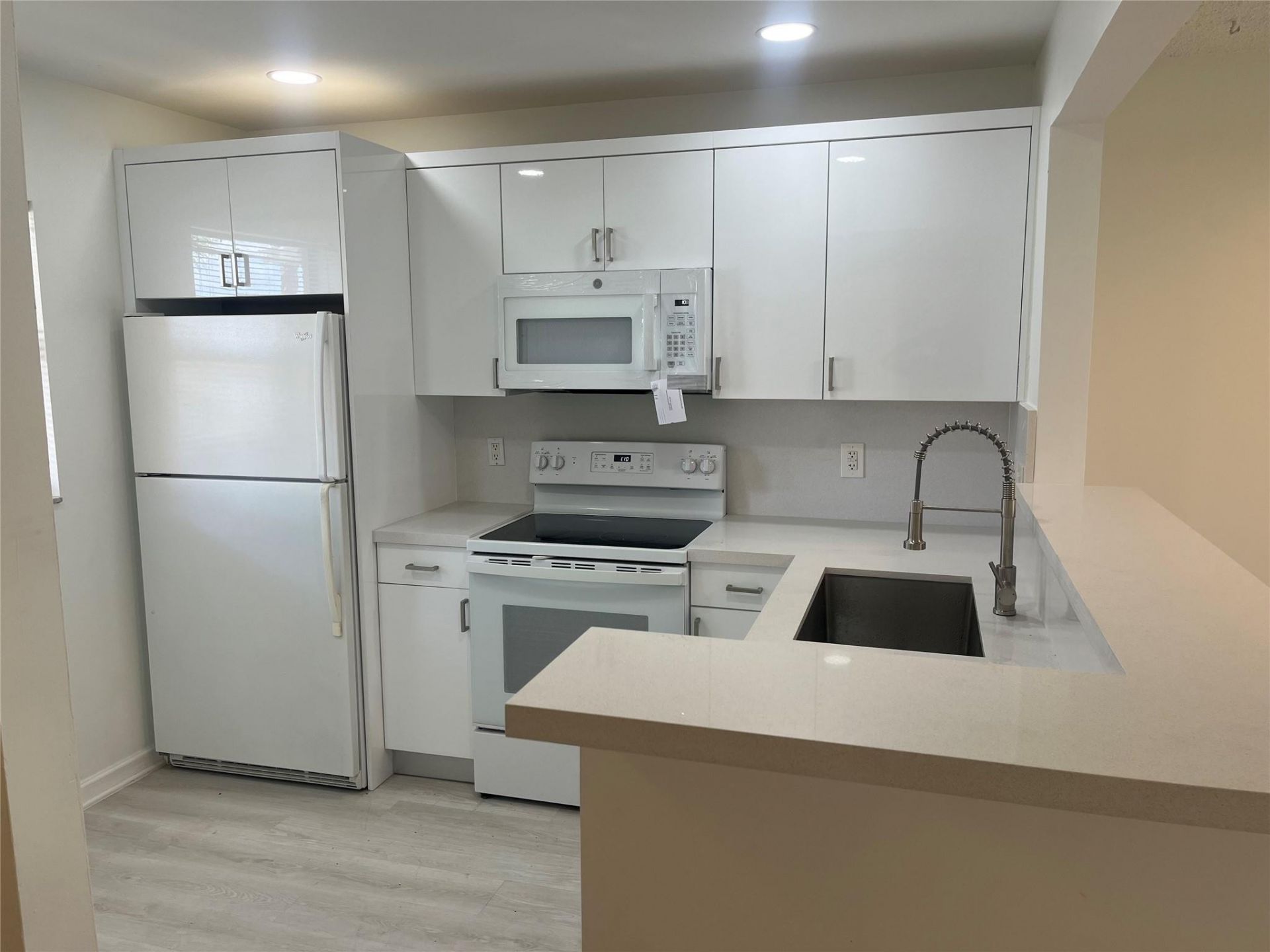 6796 Palmetto Circle, Unit 202, Boca Raton, FL 33433 Photo