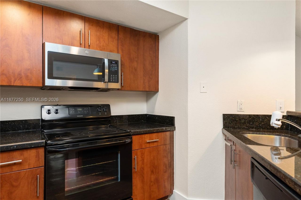 12760 Vista Isles Dr, Unit 711, Sunrise, FL 33325 Photo