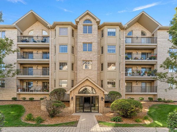 11901 Windemere Court, Unit 301, Orland Park, IL 60467