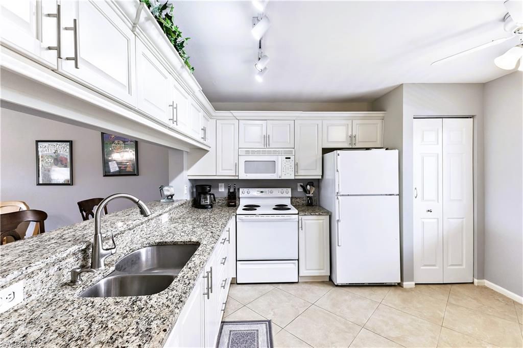 1001 Eastham Way, Unit C-206, Naples, FL 34104 Photo