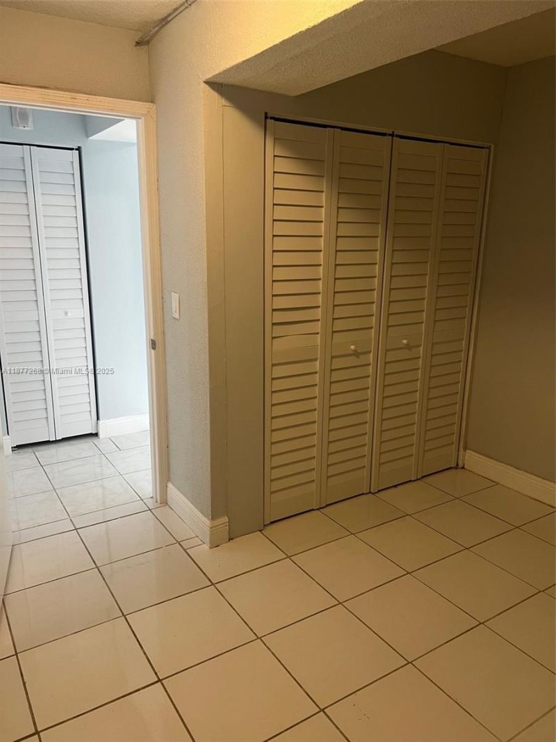 1780 NE 191st St, Unit 410-2, Miami, FL 33179 Photo