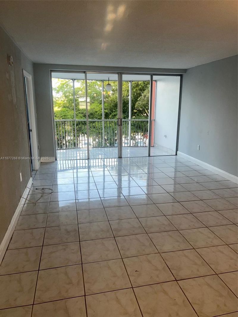 1780 NE 191st St, Unit 410-2, Miami, FL 33179 Photo