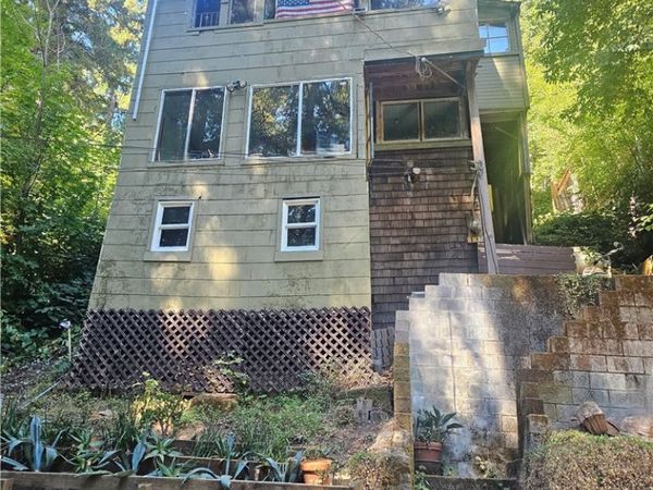 135 Redwood Avenue, Occidental, CA 95419