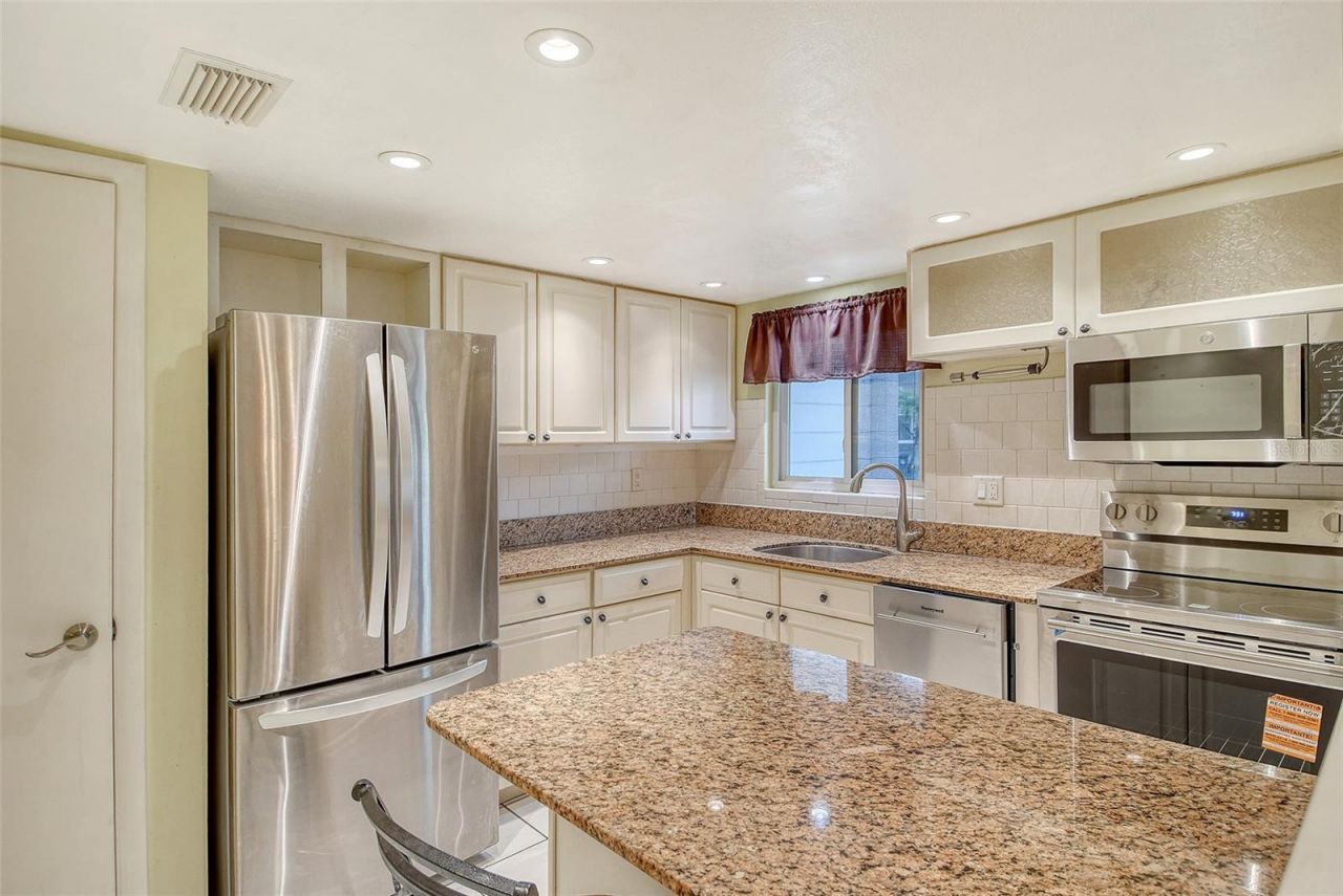 2303 Canal Drive, Unit F7, Bradenton, FL 34207 Photo