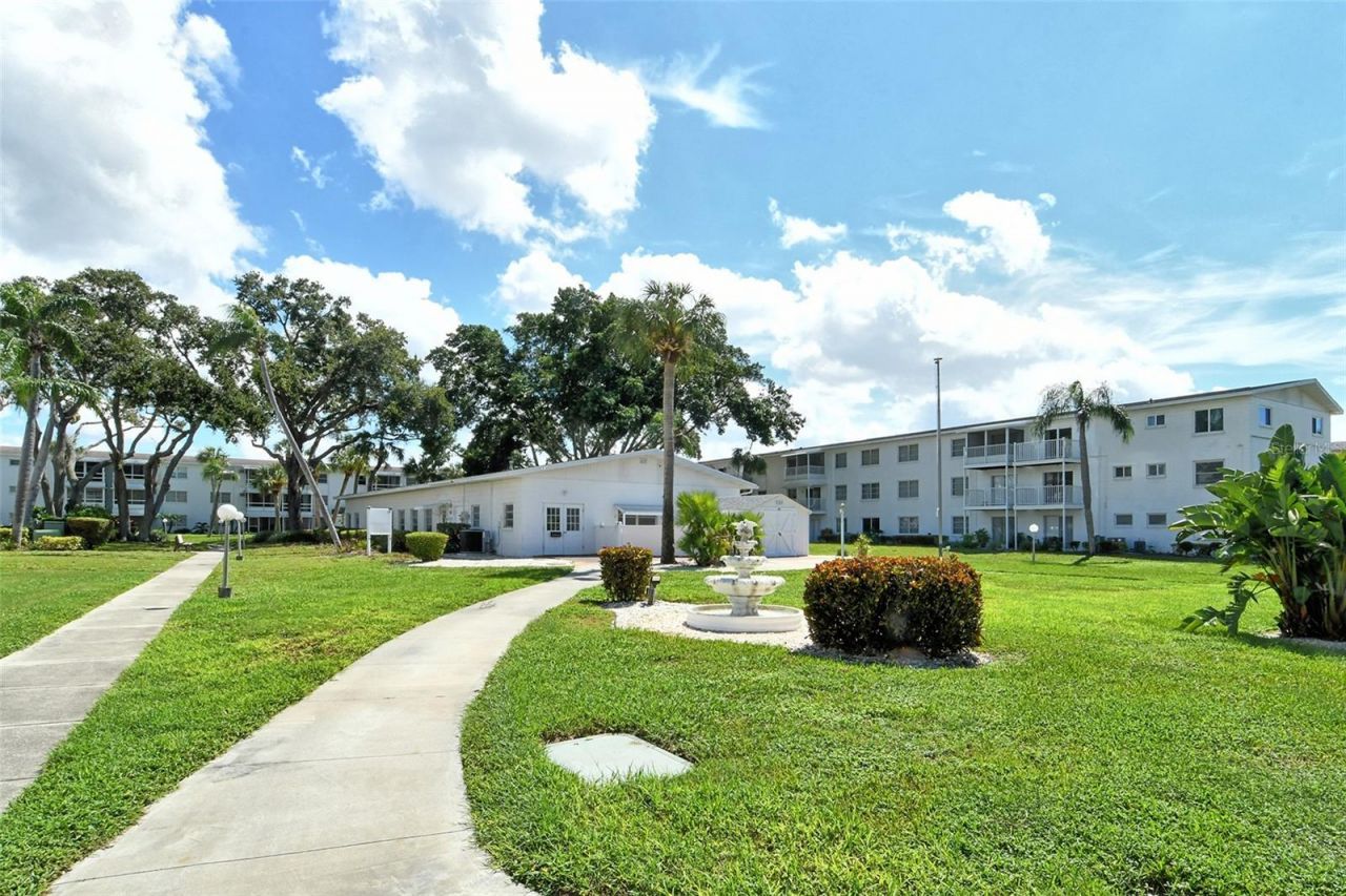 2303 Canal Drive, Unit F7, Bradenton, FL 34207 Photo