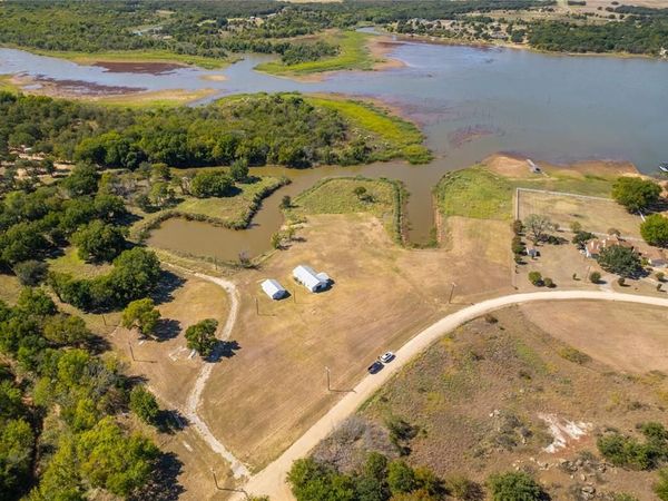 180 Comanche Trail, Nocona, TX 76255