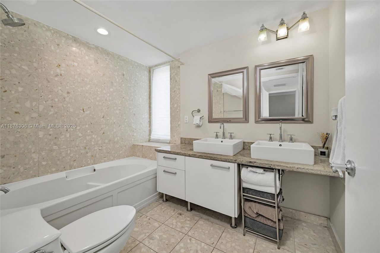 185 SW 7th St, Unit 4201, Miami, FL 33130 Photo