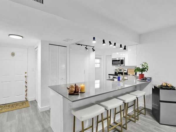 250 NW 67th St, Unit 322, Boca Raton, FL 33487