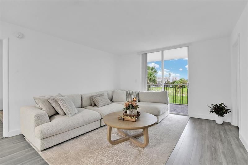 250 NW 67th St, Unit 322, Boca Raton, FL 33487 Photo