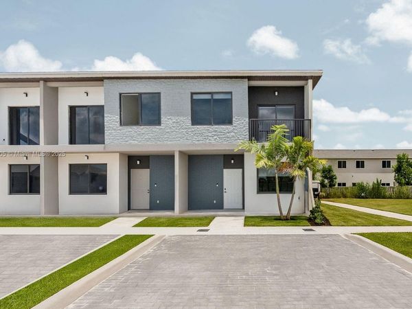 525 NW 13 Ct, Florida City, FL 33034