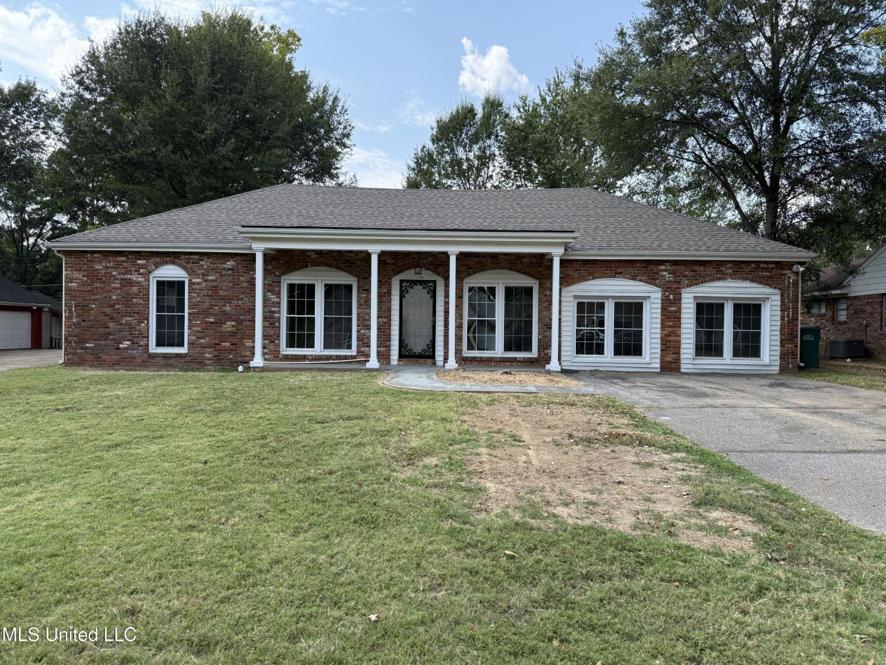 8699 Chesterfield Drive, Southaven, MS 38671 Main Photo
