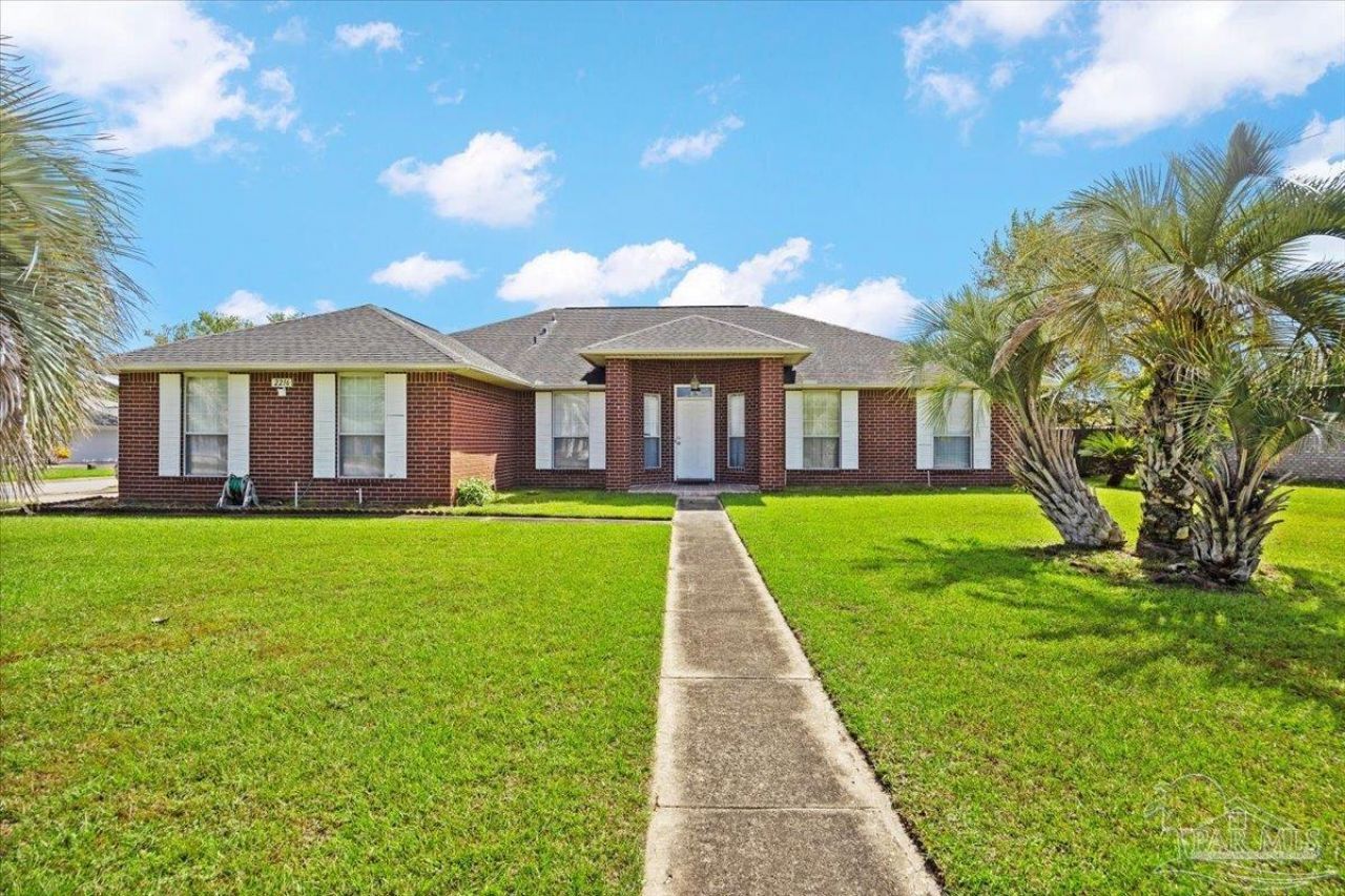 2216 Blue Lake Dr, Pensacola, FL 32506 Main Photo
