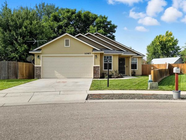 1067 W Butterfield Ave, Weiser, ID 83672