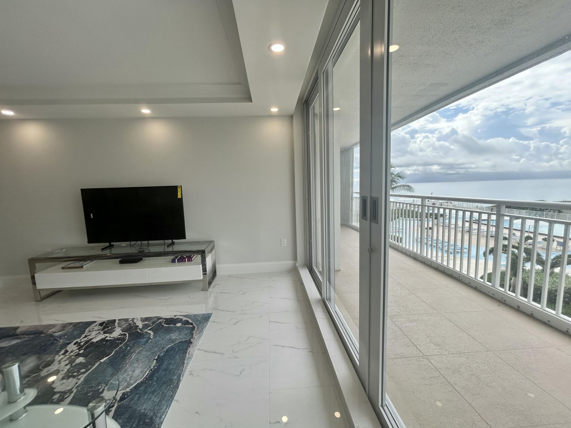 3546 S South Ocean Boulevard, Unit 405, South Palm Beach, FL 33480 Photo